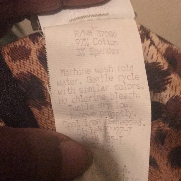 Cato brand..leopard print dress..beautiful..stretchy and very comfortable..EUC - Picture 3 of 3